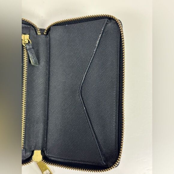 Fossil Black Leather Zip Around Wallet with Brass Hardware - Picture 5 of 6